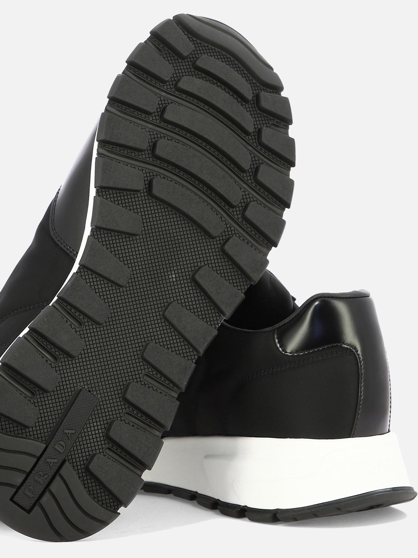 Low top sneakers 100% recycled nylon - 100% rubber  Black - Prada Men | PDP | VIETTI Online Store | thumbnail_5
