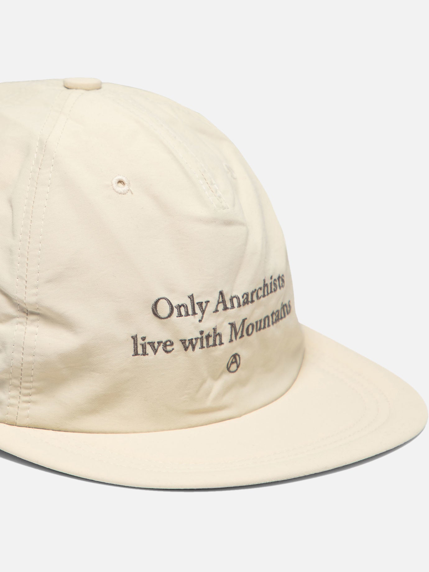 Mountain Research "Only Anarchist live with Mountains" hat Beige