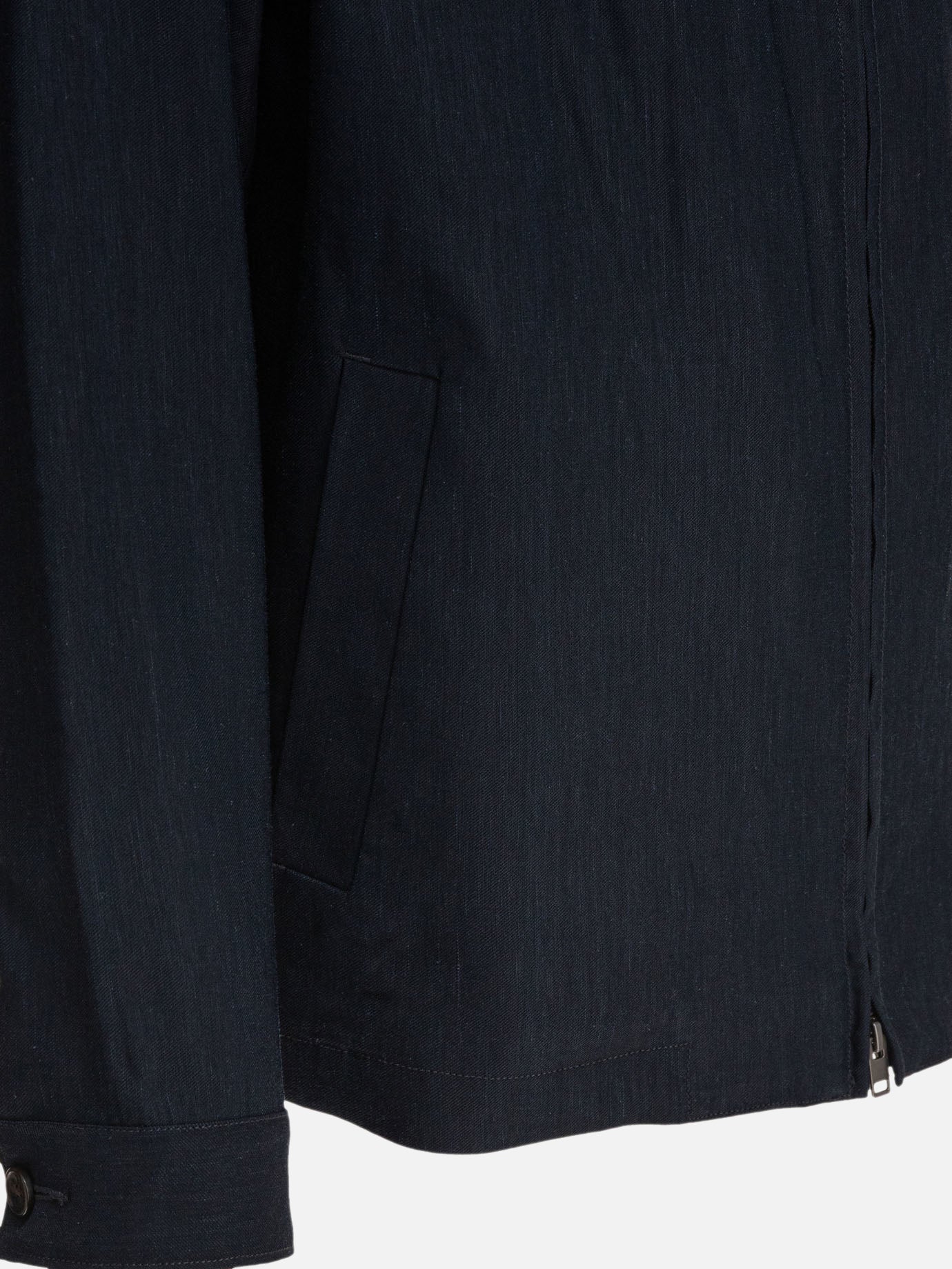 Bomber jacket zipper closure