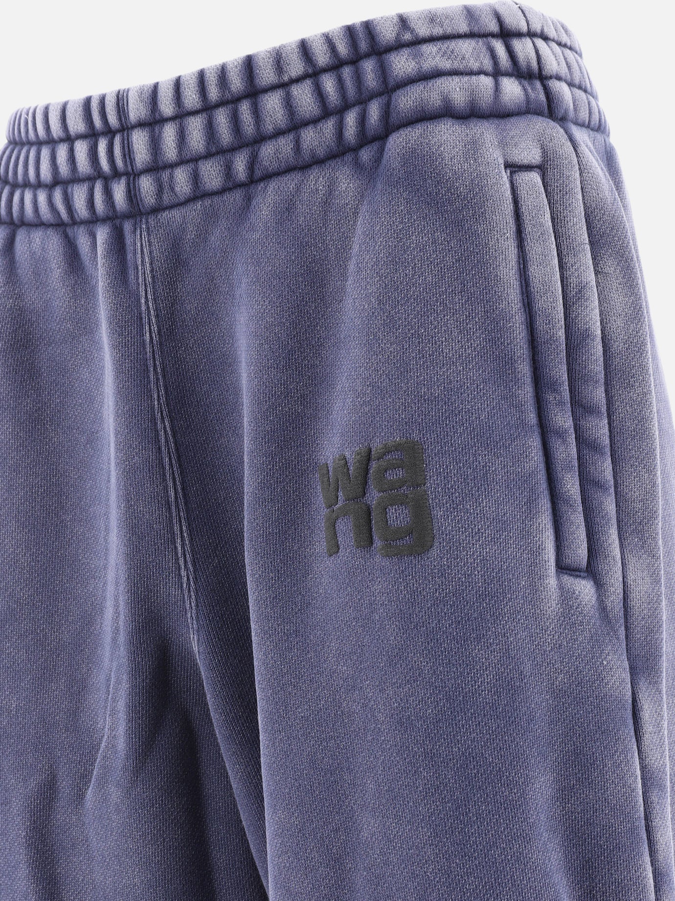 Joggers with rubberised logo