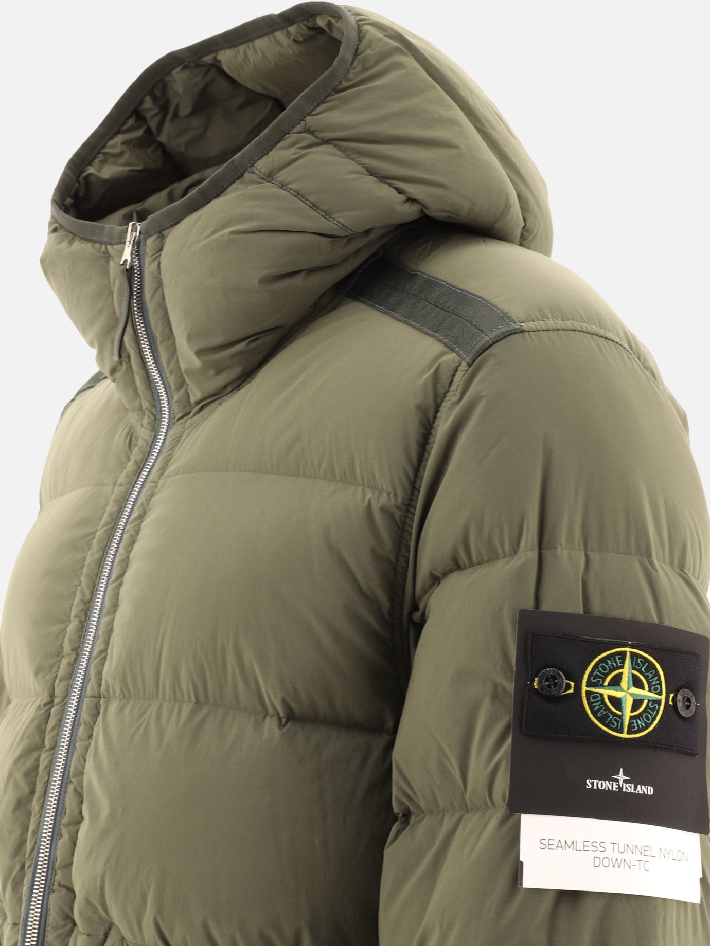 "Seamless Tunnel" down jacket